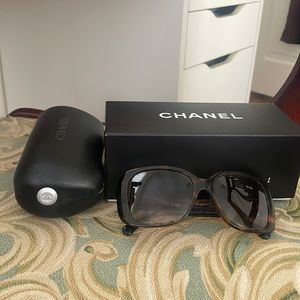 Vintage Chanel Sunglasses Tortoise W/gold hardware Case And Certificate Included